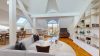 Sanierte Maisonnette-Dachgeschosswohnung in beeindruckender Altbau-Villa in Dahlem! - Einrichtungsbeispiel Wohnbereich